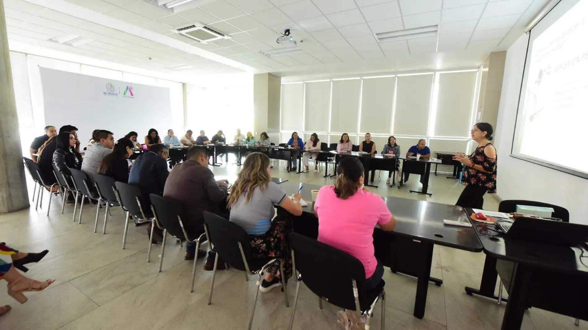 Capacitan a trabajadoras y trabajadores municipales en manejo de emociones (2)